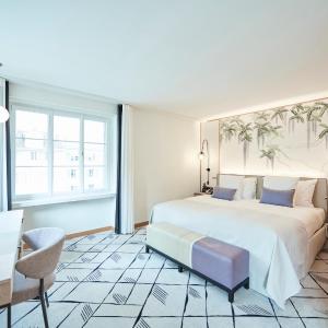 Old Town View Family Room