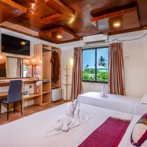 Deluxe Triple Room with Sea View