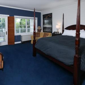 Lakeview ADA Room