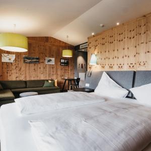 Suite Holzius