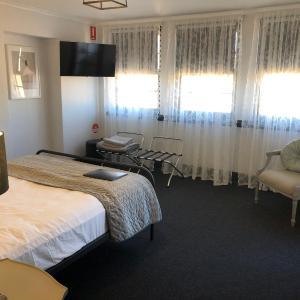 Queen Room with Shared Bathroom
