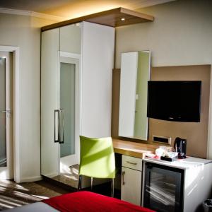 Double Room with Two Double Beds - Non-Smoking
