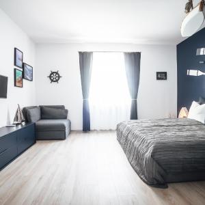 Deluxe Room (2 Adults + 1 Child)