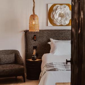 Deluxe Double Room with Side Sea View