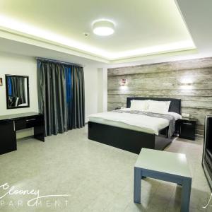 George Clooney - Apartment 