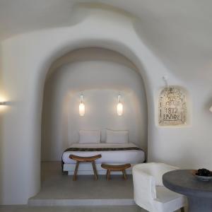  Executive One-Bedroom Cave Suite	