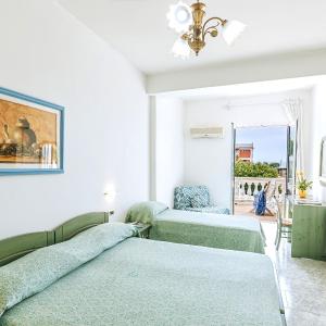Triple Room with Sea View