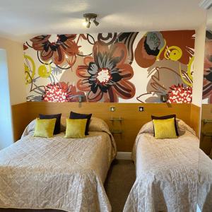 Front Twin Room