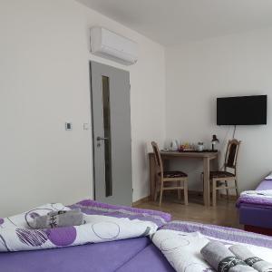 Triple Room with Private Bathroom