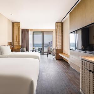 Deluxe Twin Room with Lake View