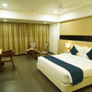 Deluxe Room - 10% off on Food, early check-in / late check-out upto 3 hours (subject to availability)
