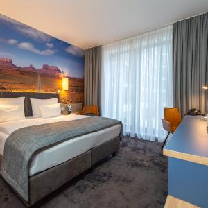 Standard Queen Room