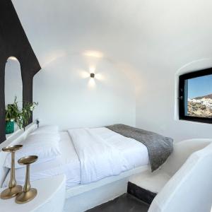 Grand Suite - Split Level with Indoor Hot Tub and Caldera View