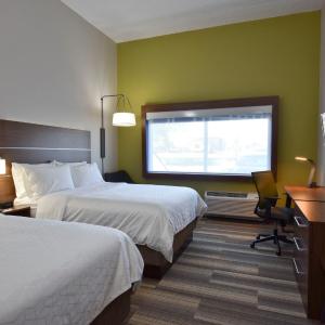 Queen Room with Two Queen Beds - Mobility Access Tub/Non-Smoking
