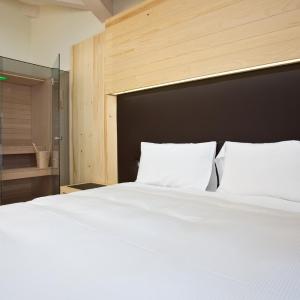 Suite with Sauna
