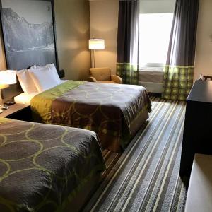 Deluxe Queen Room with Two Queen Beds - Smoking