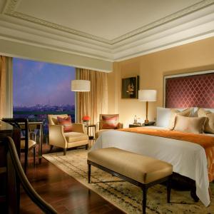 Deluxe Pool View Room 