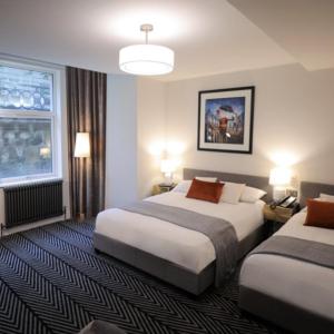Deluxe Family Room