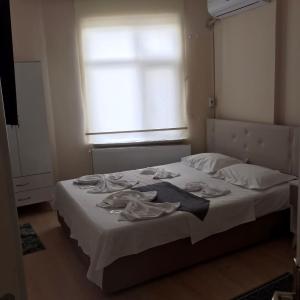 Deluxe Room (2 Adults + 1 Child)