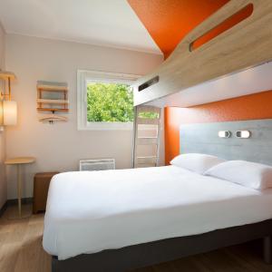 Classic Double Room with Single Bunk Bed
