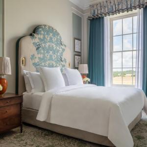 Ellis St John Suite