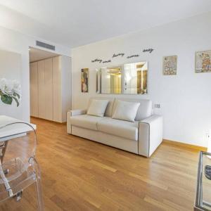 One-Bedroom Apartment - Via Romagnosi 4