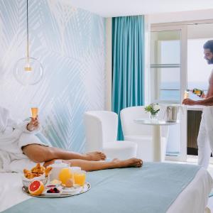 Junior Suite with Sea View and Private Outdoor Hot Tub