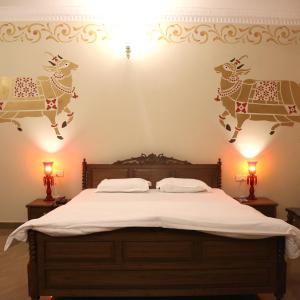 Deluxe King Suite