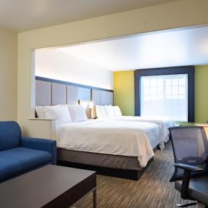 Queen Suite with Two Queen Beds