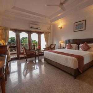 River Edge Room