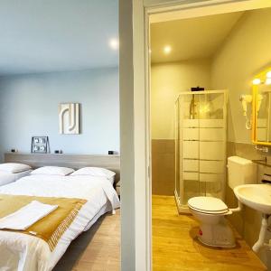 Triple Room with Private Bathroom