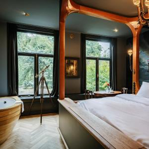 Signature Double Room with Garden View (Michiel de Ruyter)