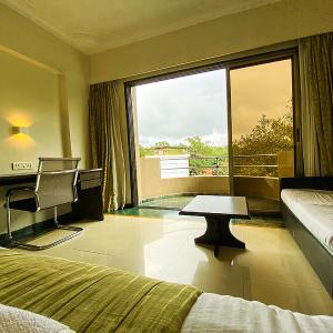 Deluxe Double Room with Balcony