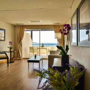 Exclusive Single Room with Sea View