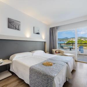 Twin Room with Sea View