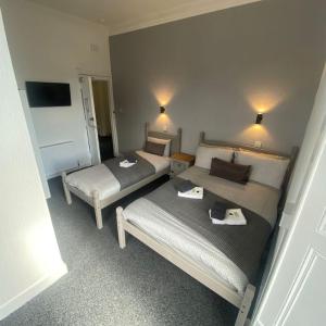 Triple Room with Private Bathroom