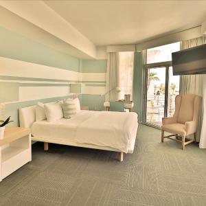 Grand Partial Ocean View King