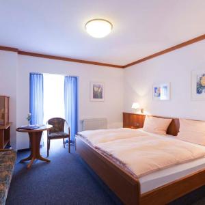 Comfort Double Room with Shower