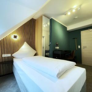 Single Room with Bathroom