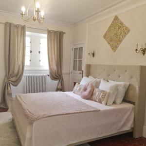 Deluxe Double Room with Shower
