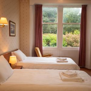 Twin Room with Private Bathroom