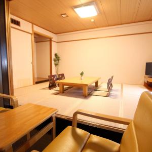 Japanese-Style Room