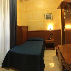 Standard Single Room with Shared Bathroom