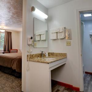 King Room - Non-Smoking