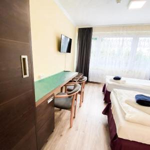 Economy Twin Room