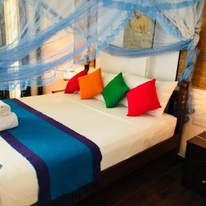 Queen Room with Pool View
