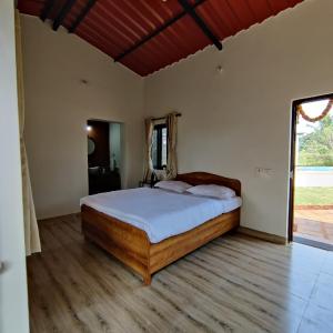 Double Room with Balcony (2 Adults + 1 Child)