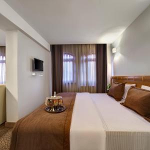 Double Room with Spa Bath