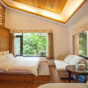 Quadruple Room with Mountain View