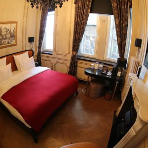 Comfort Double Room with Partial Sea View